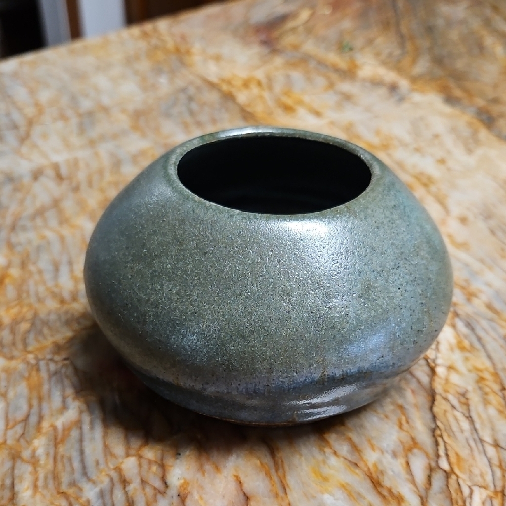 Elegant Green Ceramic Vase Flower Pot